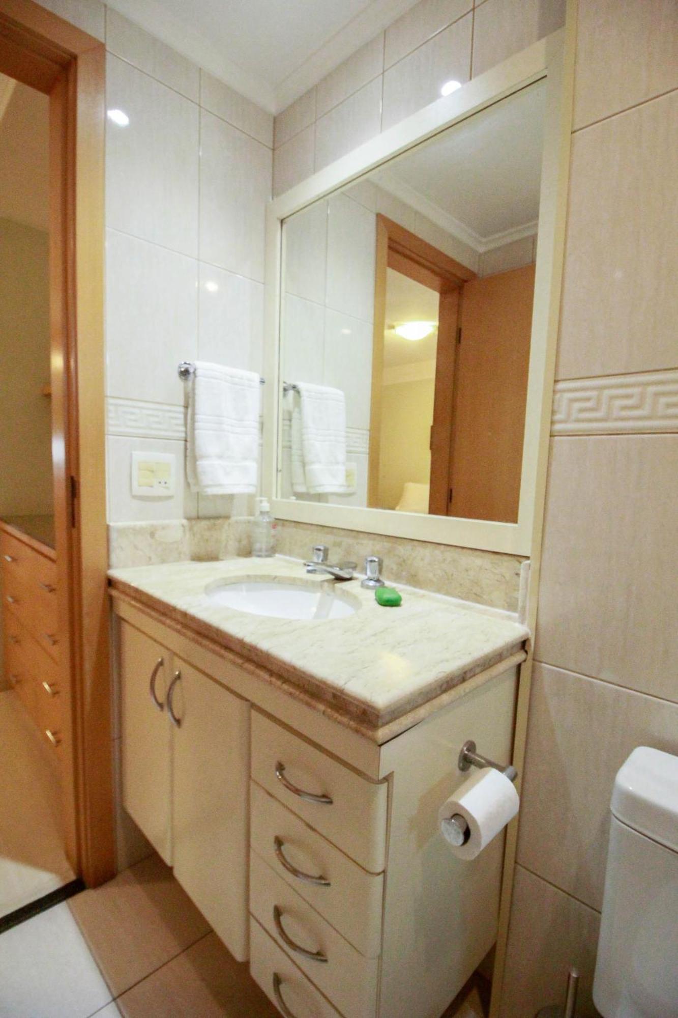 Apartamento Duplex Place Vendome! Moema, 58m2, Amplo, Conforto, Luxo! Servicos, Estacionamento, Internet, Metro! *